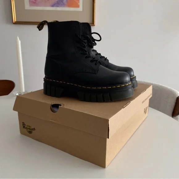 Dr. Martens Audrick Nappa Boots (Size 9) - Picture 7 of 9